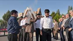 کلیپ| اعزام ناوگان فوریت‌های پزشکی و همکاران انتظامات دانشگاه علوم پزشکی همدان به مرزهای غربی کشور جهت خدمات‌رسانی به زائران 